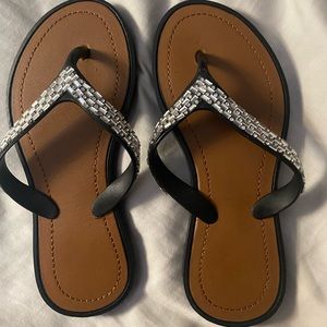 Adorable girls bling silver flip-flops brand-new size 12/13
